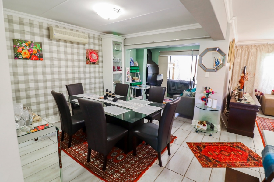 4 Bedroom Property for Sale in Heuwelsig Free State